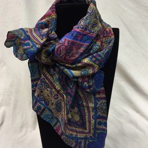 Beautifully Detailed Scarf